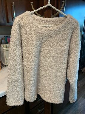 Uniqlo Women's Soft Fluffy Long-Sleeve Pullover Size XL